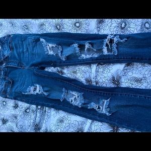 fashion nova jeans w/ rips